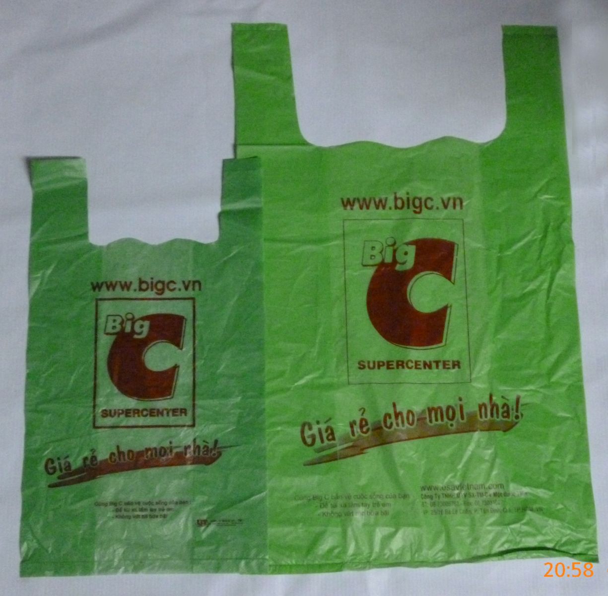 Bolsa de plástico con asas